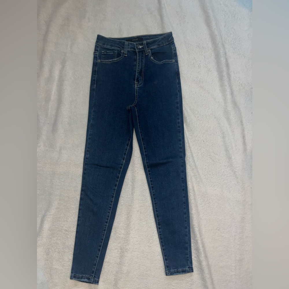 Dark wash high waisted jeans